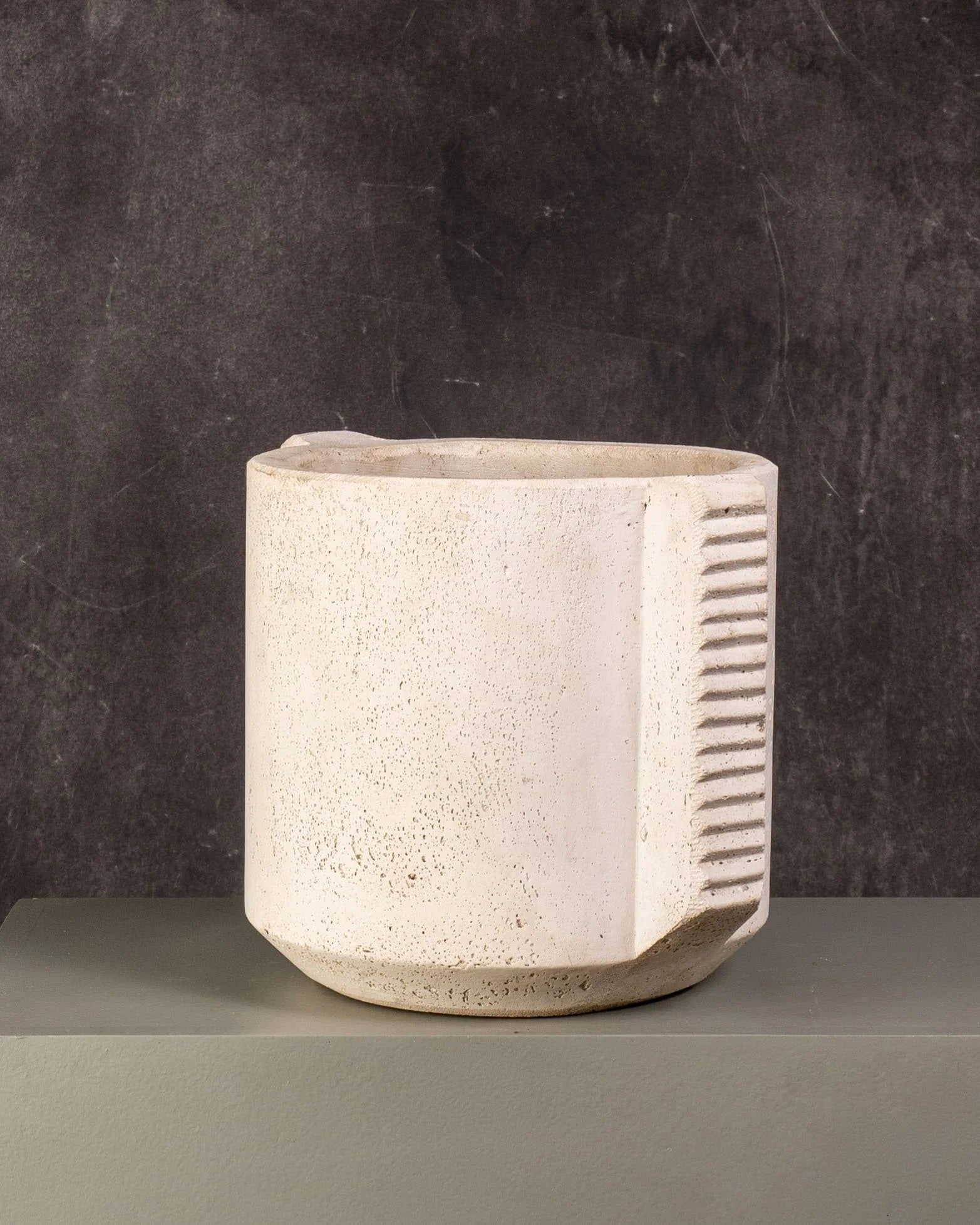 Concrete Pot Aztec
