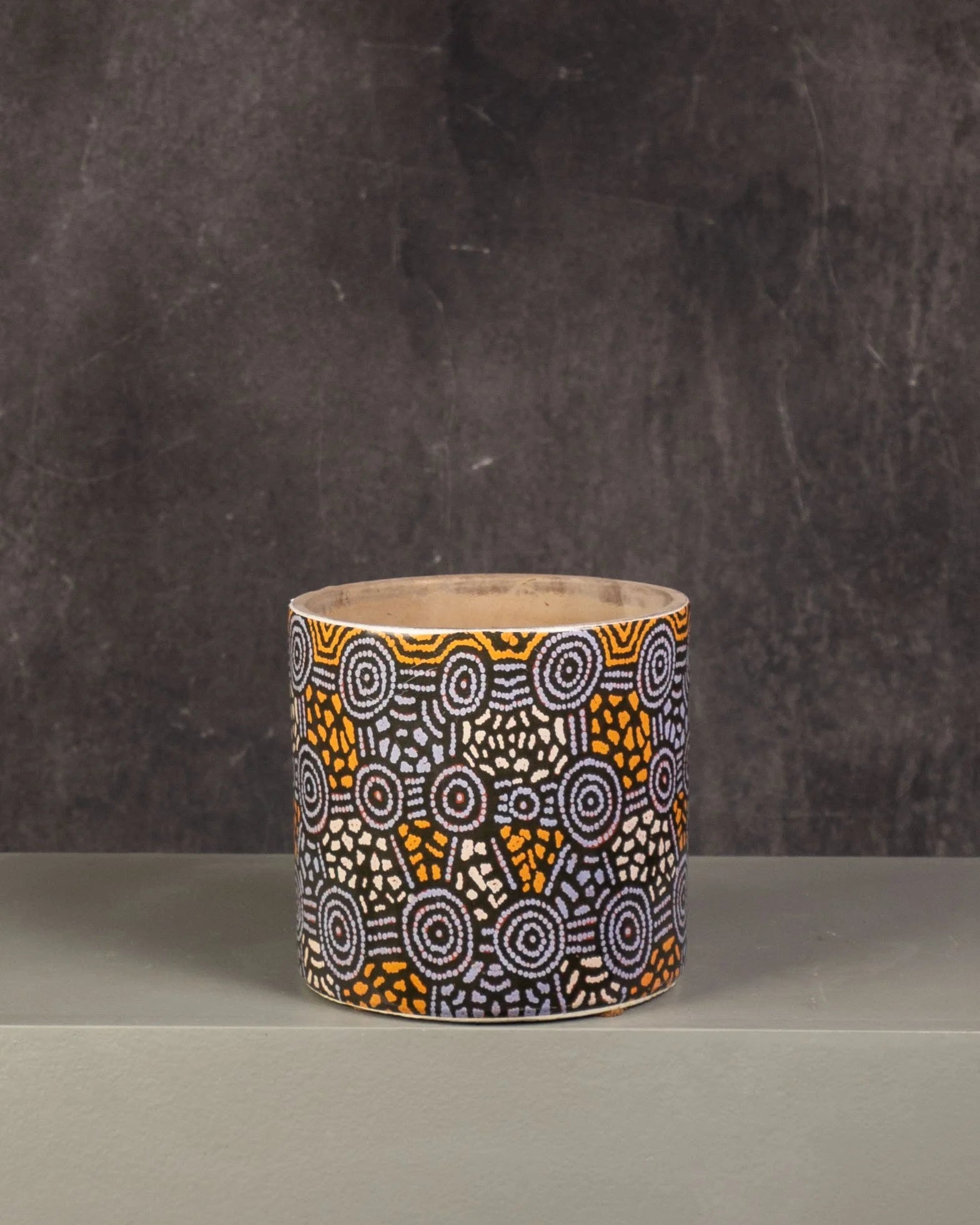 Ceramic Pot Dot Graphic