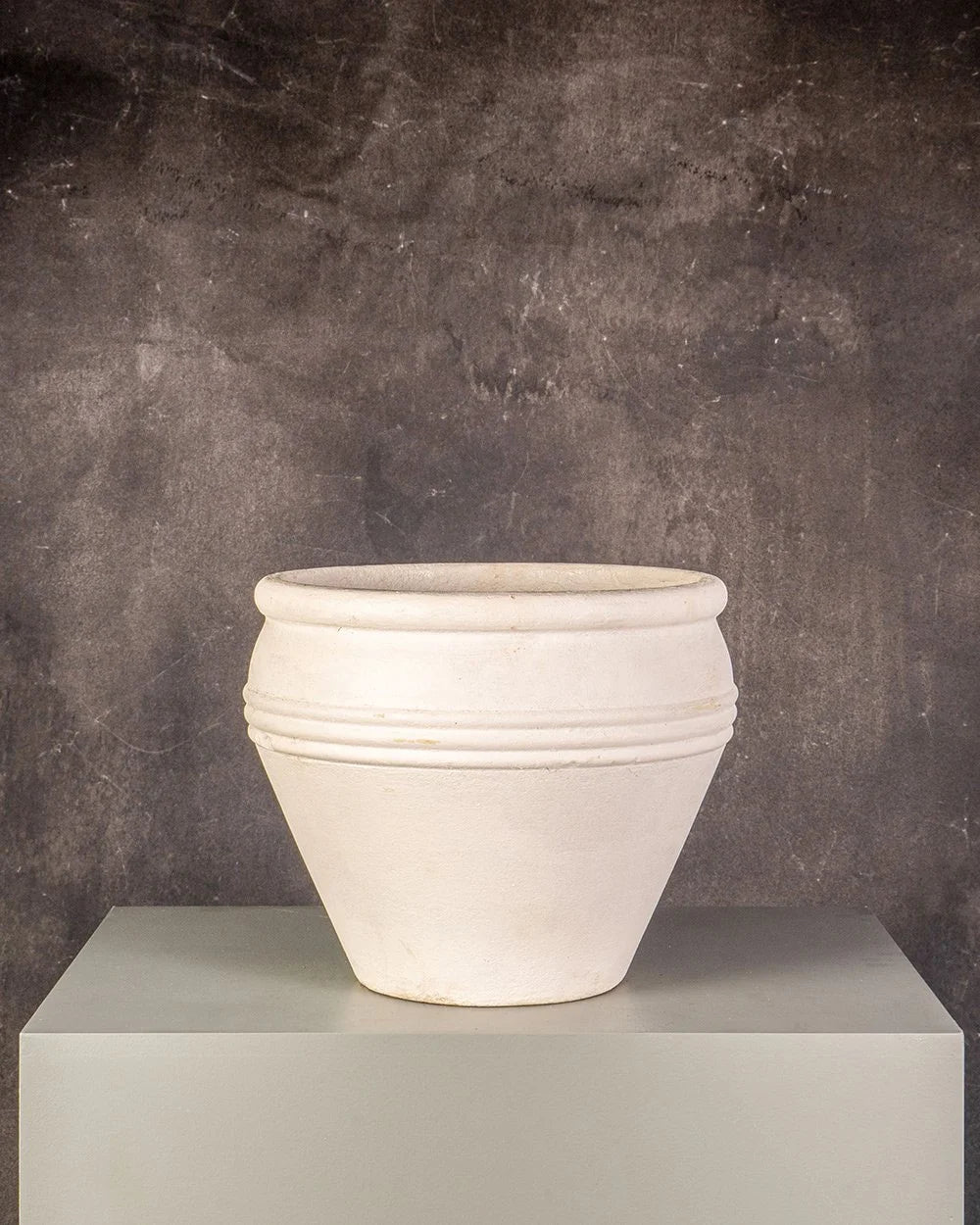 Concrete Pot White with Cement Ring Details